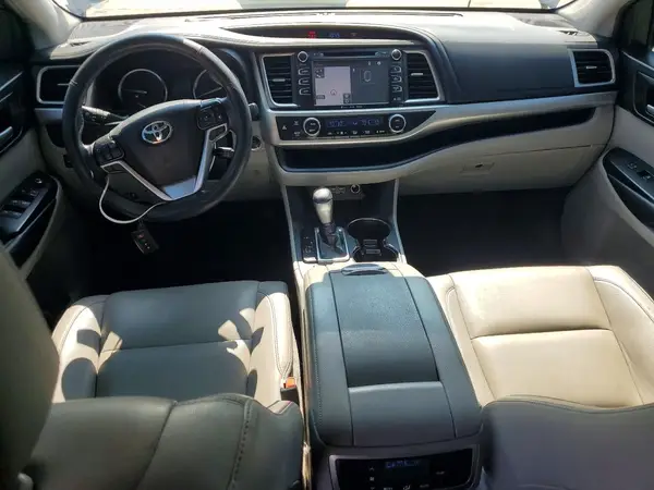 5TDKZRFH0KS554476 2019 TOYOTA HIGHLANDER - Image 8