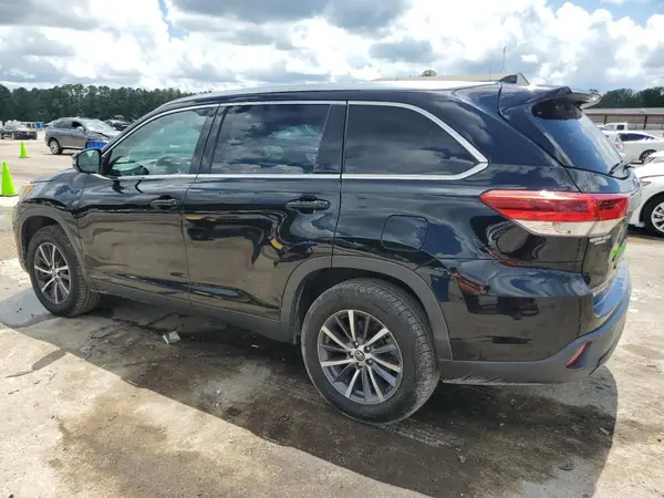 5TDKZRFH0KS559774 2019 TOYOTA HIGHLANDER - Image 2