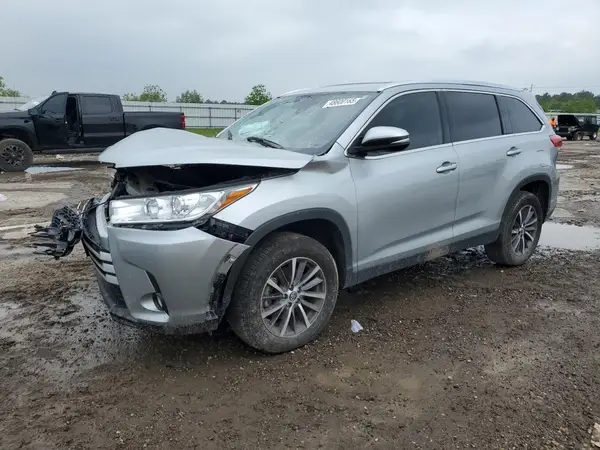 5TDKZRFH0KS559919 2019 TOYOTA HIGHLANDER - Image 1