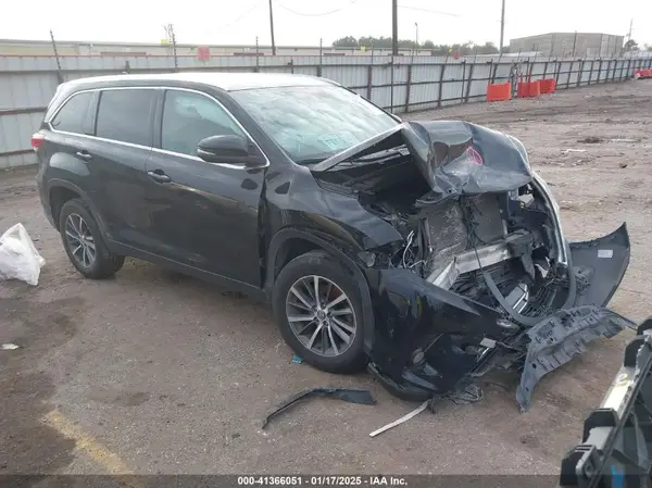 5TDKZRFH0KS560116 2019 TOYOTA HIGHLANDER - Image 1