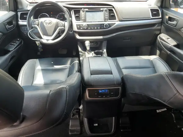 5TDKZRFH0KS566658 2019 TOYOTA HIGHLANDER - Image 8