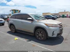 5TDKZRFH0KS567115 2019 TOYOTA HIGHLANDER