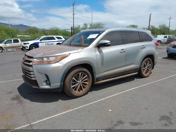 5TDKZRFH0KS567115 2019 TOYOTA HIGHLANDER - Image 2