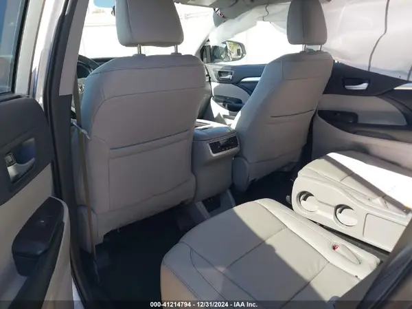 5TDKZRFH0KS570709 2019 TOYOTA HIGHLANDER - Image 8