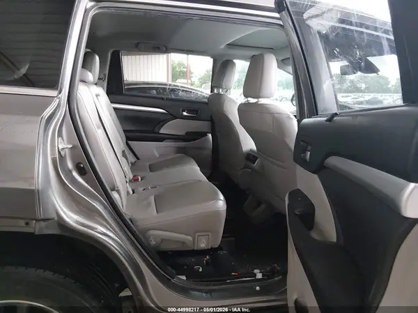 5TDKZRFH0KS571178 2019 TOYOTA HIGHLANDER - Image 8