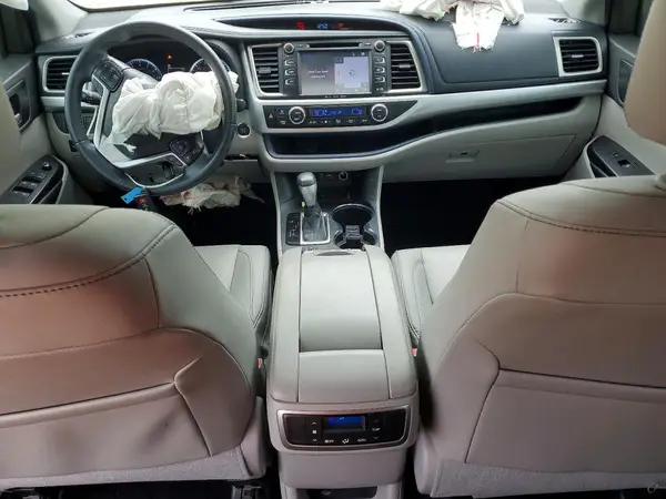 5TDKZRFH0KS571911 2019 TOYOTA HIGHLANDER - Image 8
