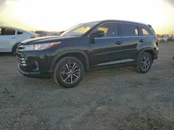 5TDKZRFH0KS573853 2019 TOYOTA HIGHLANDER