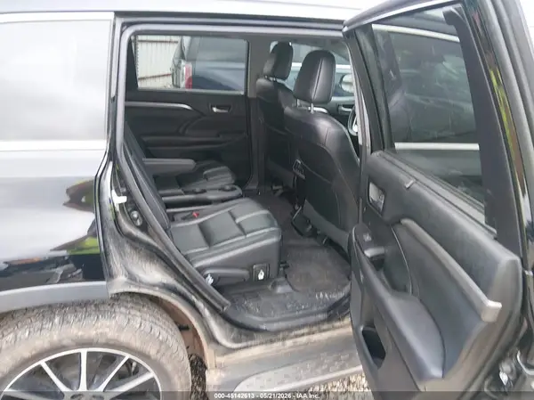 5TDKZRFH1HS197236 2017 TOYOTA HIGHLANDER - Image 8
