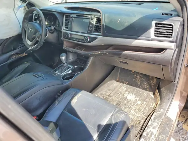 5TDKZRFH1HS215346 2017 TOYOTA HIGHLANDER - Image 8