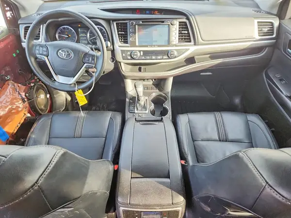5TDKZRFH1HS221373 2017 TOYOTA HIGHLANDER - Image 8