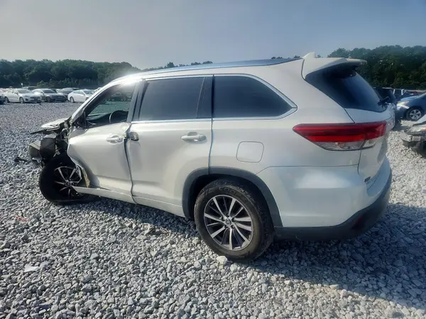 5TDKZRFH1HS507708 2017 TOYOTA HIGHLANDER - Image 2