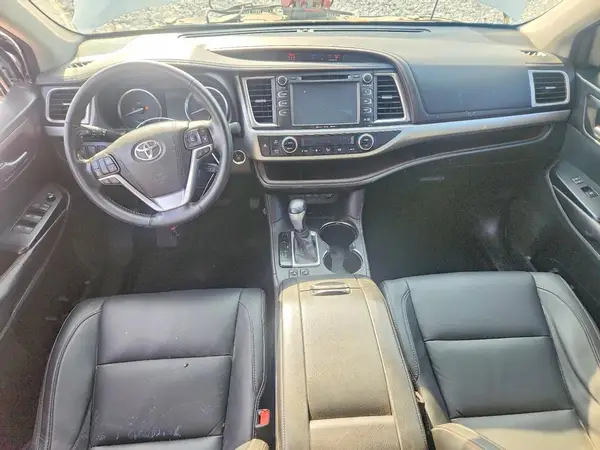 5TDKZRFH1HS507708 2017 TOYOTA HIGHLANDER - Image 8