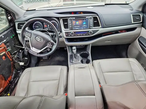 5TDKZRFH1HS508244 2017 TOYOTA HIGHLANDER - Image 8