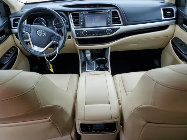 5TDKZRFH1HS509555 2017 TOYOTA HIGHLANDER - Image 8