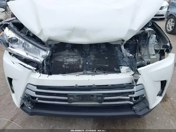 5TDKZRFH1HS513136 2017 TOYOTA HIGHLANDER - Image 1