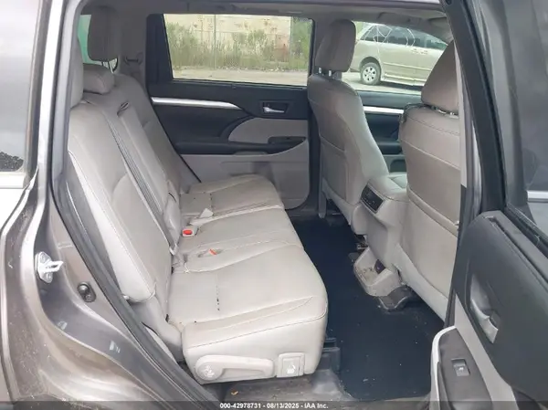 5TDKZRFH1HS514335 2017 TOYOTA HIGHLANDER - Image 8