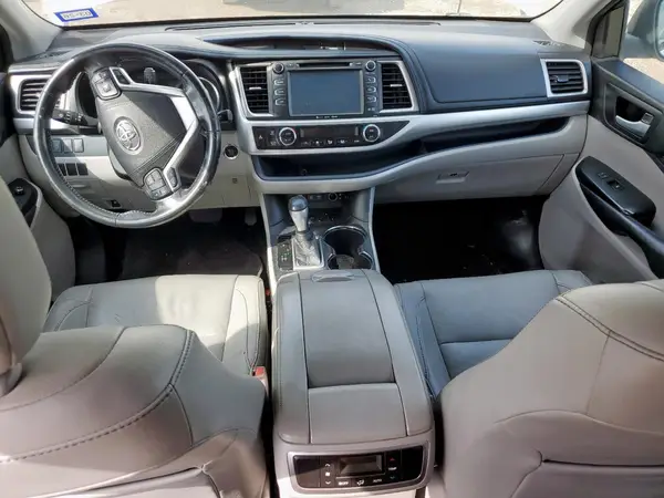 5TDKZRFH1HS515503 2017 TOYOTA HIGHLANDER - Image 8