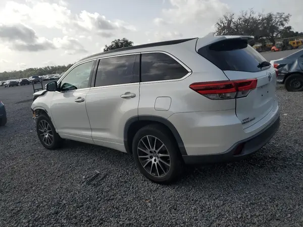 5TDKZRFH1HS516344 2017 TOYOTA HIGHLANDER - Image 2