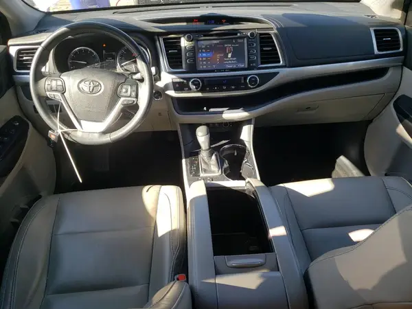 5TDKZRFH1HS516456 2017 TOYOTA HIGHLANDER - Image 8