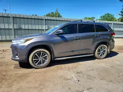 5TDKZRFH1HS517977 2017 TOYOTA HIGHLANDER