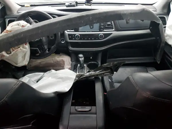 5TDKZRFH1HS519602 2017 TOYOTA HIGHLANDER - Image 8