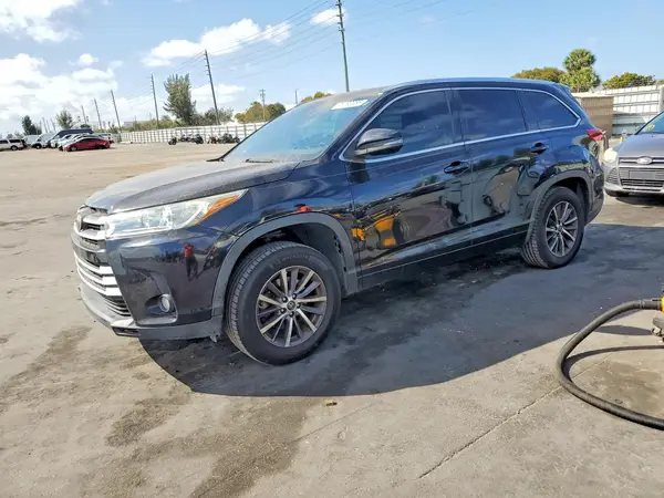 5TDKZRFH1HS523942 2017 TOYOTA HIGHLANDER - Image 1