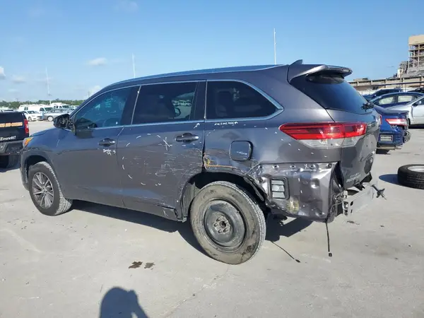 5TDKZRFH1HS524539 2017 TOYOTA HIGHLANDER - Image 2