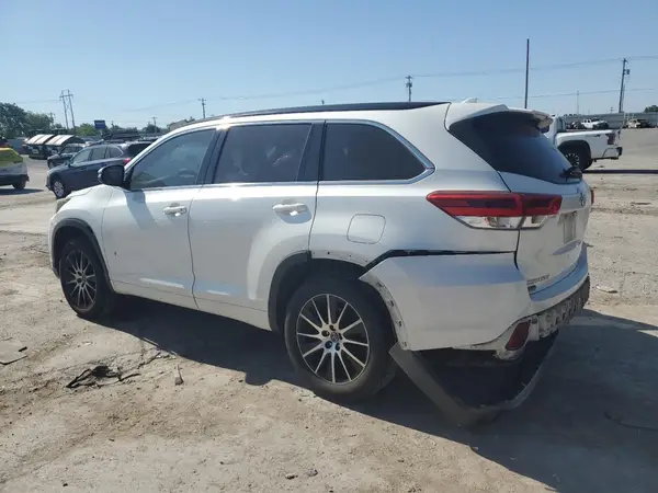 5TDKZRFH1HS525108 2017 TOYOTA HIGHLANDER - Image 2