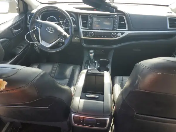 5TDKZRFH1HS525108 2017 TOYOTA HIGHLANDER - Image 8