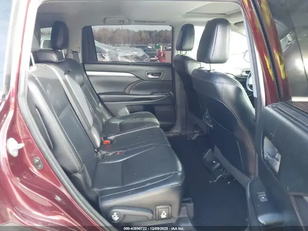 5TDKZRFH1JS243010 2018 TOYOTA HIGHLANDER - Image 8