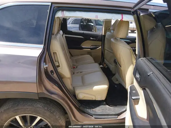 5TDKZRFH1JS247509 2018 TOYOTA HIGHLANDER - Image 8