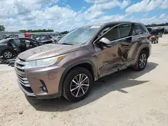5TDKZRFH1JS258252 2018 TOYOTA HIGHLANDER