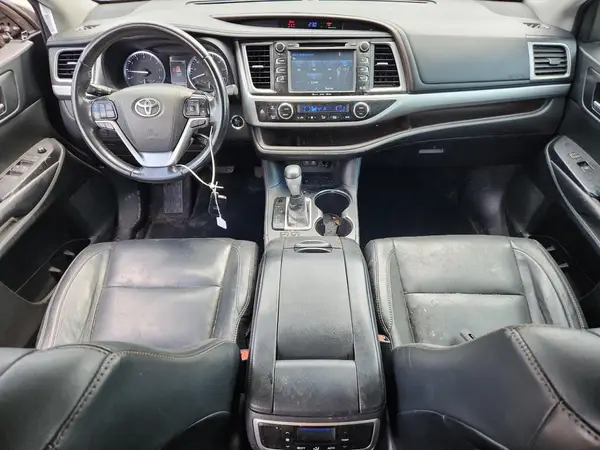 5TDKZRFH1JS258252 2018 TOYOTA HIGHLANDER - Image 8