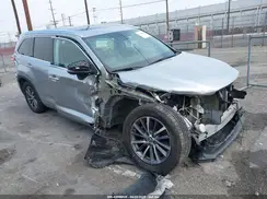 5TDKZRFH1JS266867 2018 TOYOTA HIGHLANDER