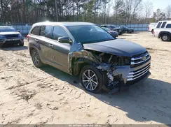 5TDKZRFH1JS274063 2018 TOYOTA HIGHLANDER