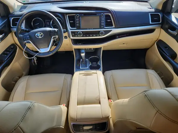5TDKZRFH1JS276671 2018 TOYOTA HIGHLANDER - Image 8