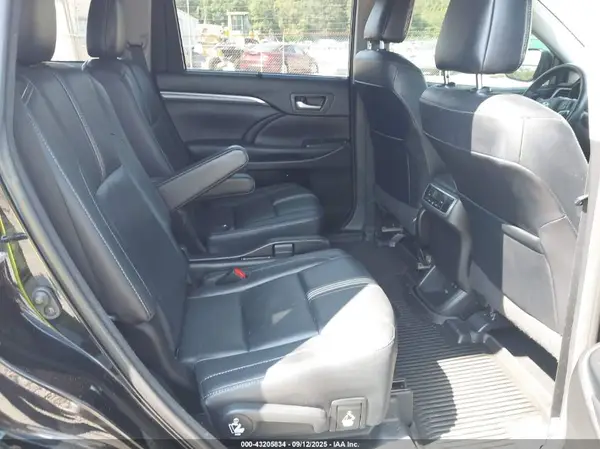 5TDKZRFH1JS279277 2018 TOYOTA HIGHLANDER - Image 8