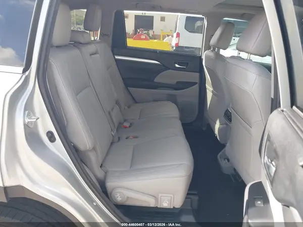 5TDKZRFH1JS280168 2018 TOYOTA HIGHLANDER - Image 8