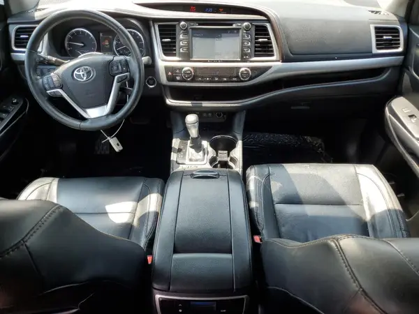 5TDKZRFH1JS528807 2018 TOYOTA HIGHLANDER - Image 8