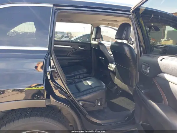 5TDKZRFH1JS529343 2018 TOYOTA HIGHLANDER - Image 8