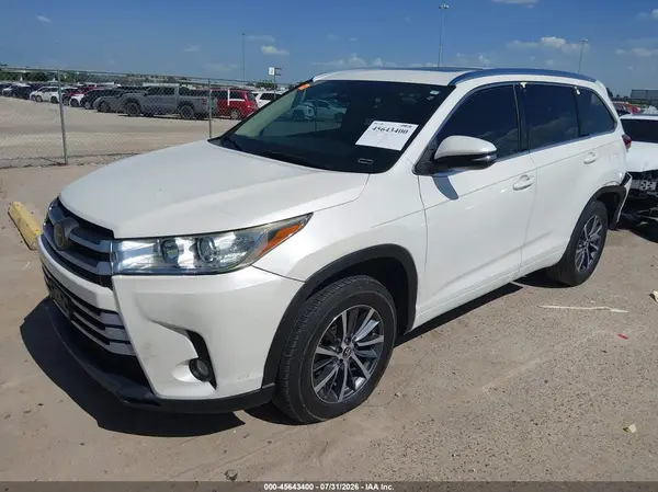 5TDKZRFH1JS534087 2018 TOYOTA HIGHLANDER - Image 2