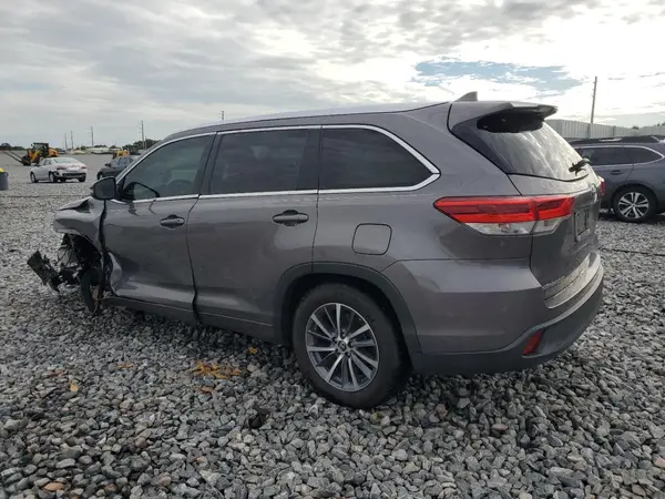 5TDKZRFH1JS535000 2018 TOYOTA HIGHLANDER - Image 2