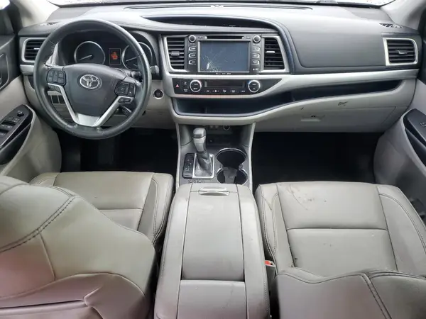 5TDKZRFH1JS535000 2018 TOYOTA HIGHLANDER - Image 8