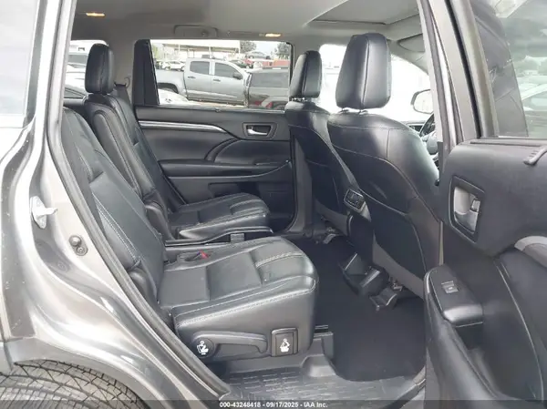 5TDKZRFH1JS538415 2018 TOYOTA HIGHLANDER - Image 8