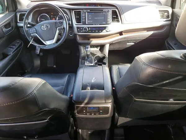5TDKZRFH1JS538429 2018 TOYOTA HIGHLANDER - Image 8