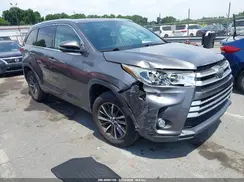 5TDKZRFH1JS538589 2018 TOYOTA HIGHLANDER