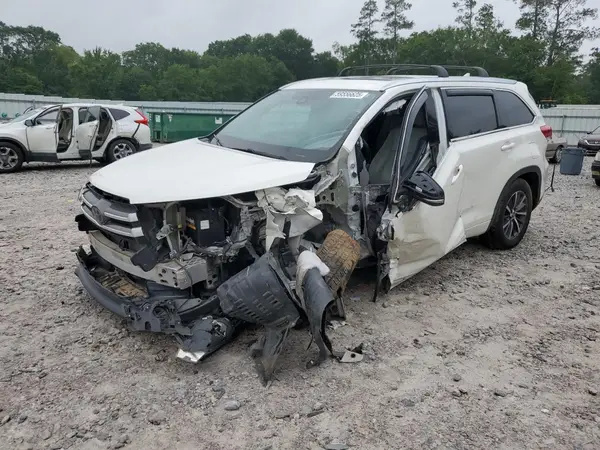 5TDKZRFH1JS543131 2018 TOYOTA HIGHLANDER - Image 1