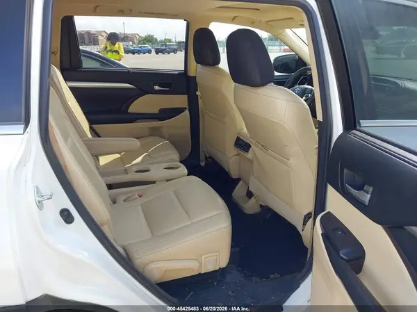 5TDKZRFH1JS544201 2018 TOYOTA HIGHLANDER - Image 8
