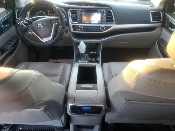 5TDKZRFH1JS544392 2018 TOYOTA HIGHLANDER - Image 8