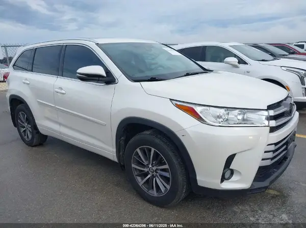 5TDKZRFH1JS544750 2018 TOYOTA HIGHLANDER - Image 1